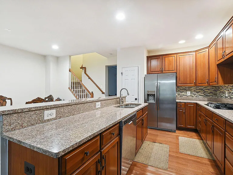 43248 Mitcham Sq — Photo 9