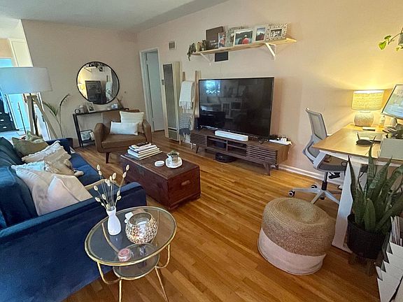 Living room (note: the house is NOT furnished).