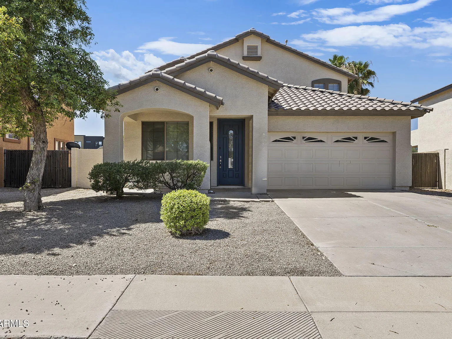 4 bed, 2.5 bath, 2298 sqft, $2,550 — Photo 2
