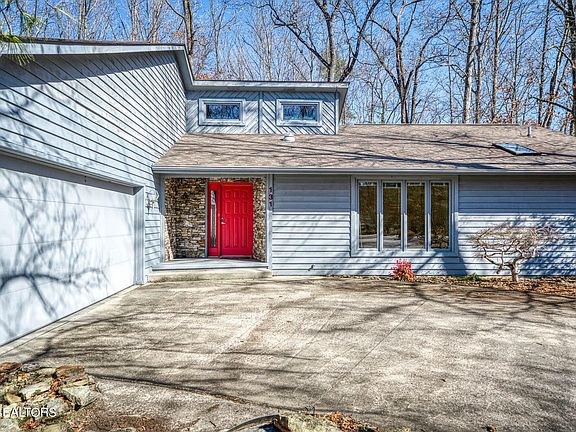 2nd image of 131 Saint George Dr