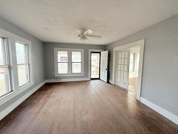 4th image of 203 N Rush Ave