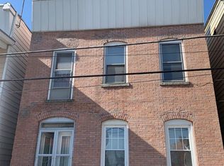 33 Lancaster St, Cohoes, NY 12047