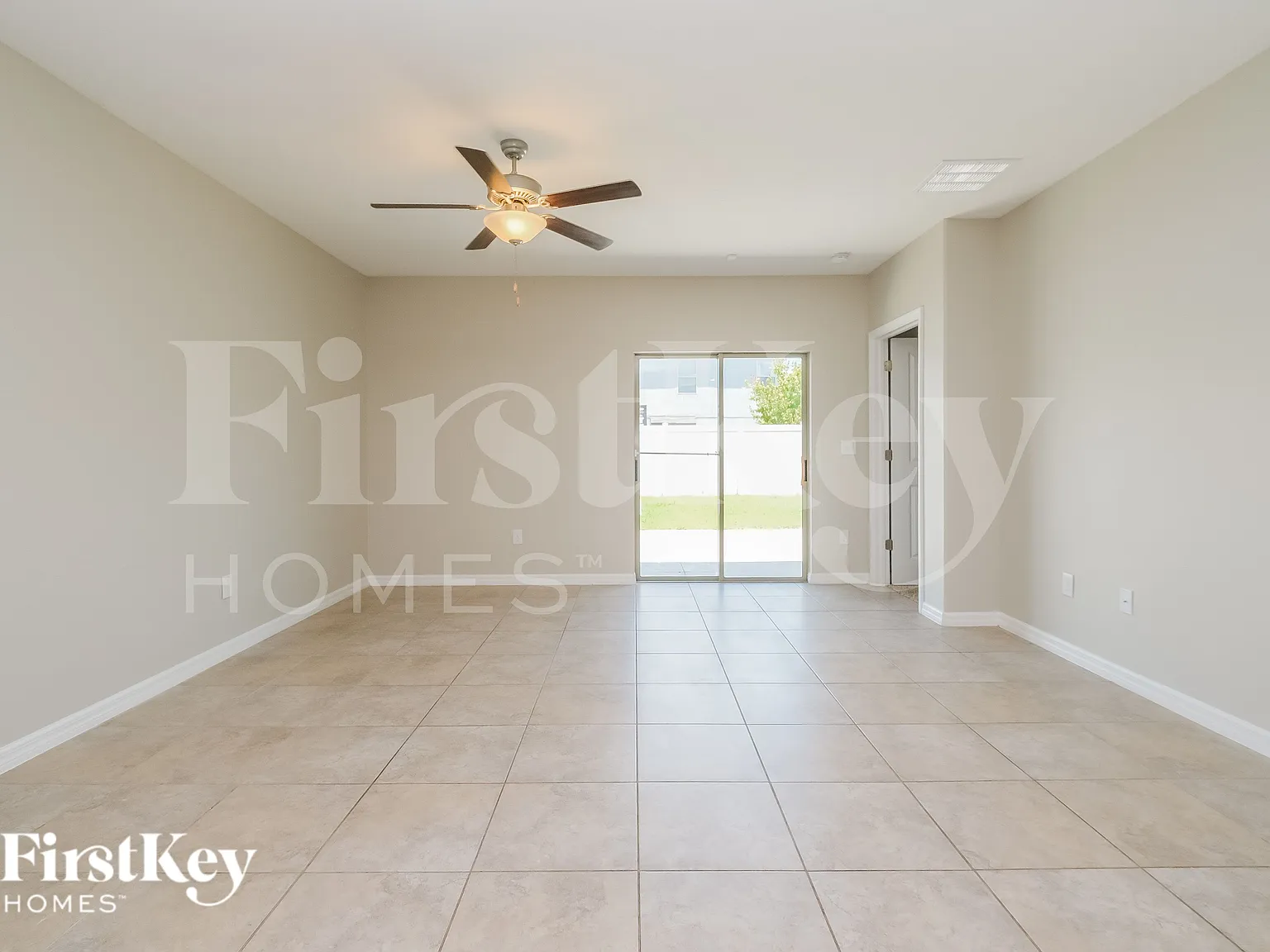 5 bed, 2.5 bath, 2415 sqft, $3,075 — Photo 2