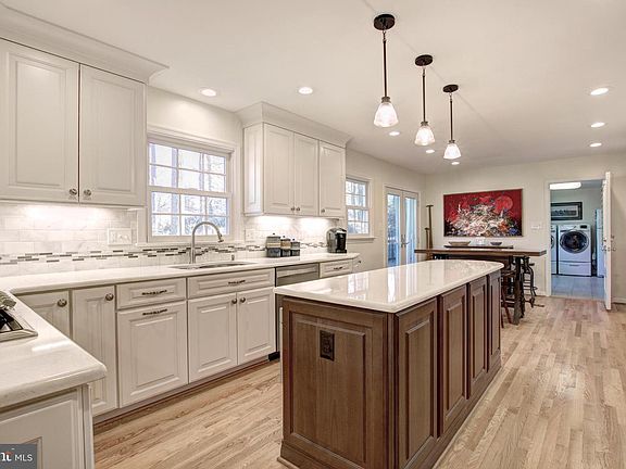 5th image of 4621 Tara Dr