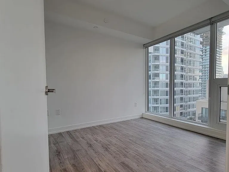 77 Shuter St #1810 — Photo 7