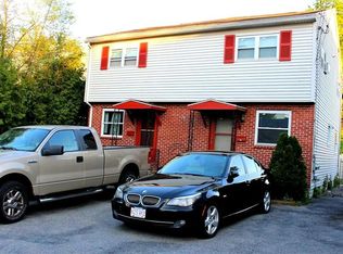 47 Anderson St, Lowell, MA 01852