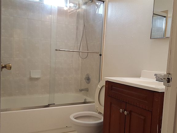 4th image of 1318 Fillmore St APT C