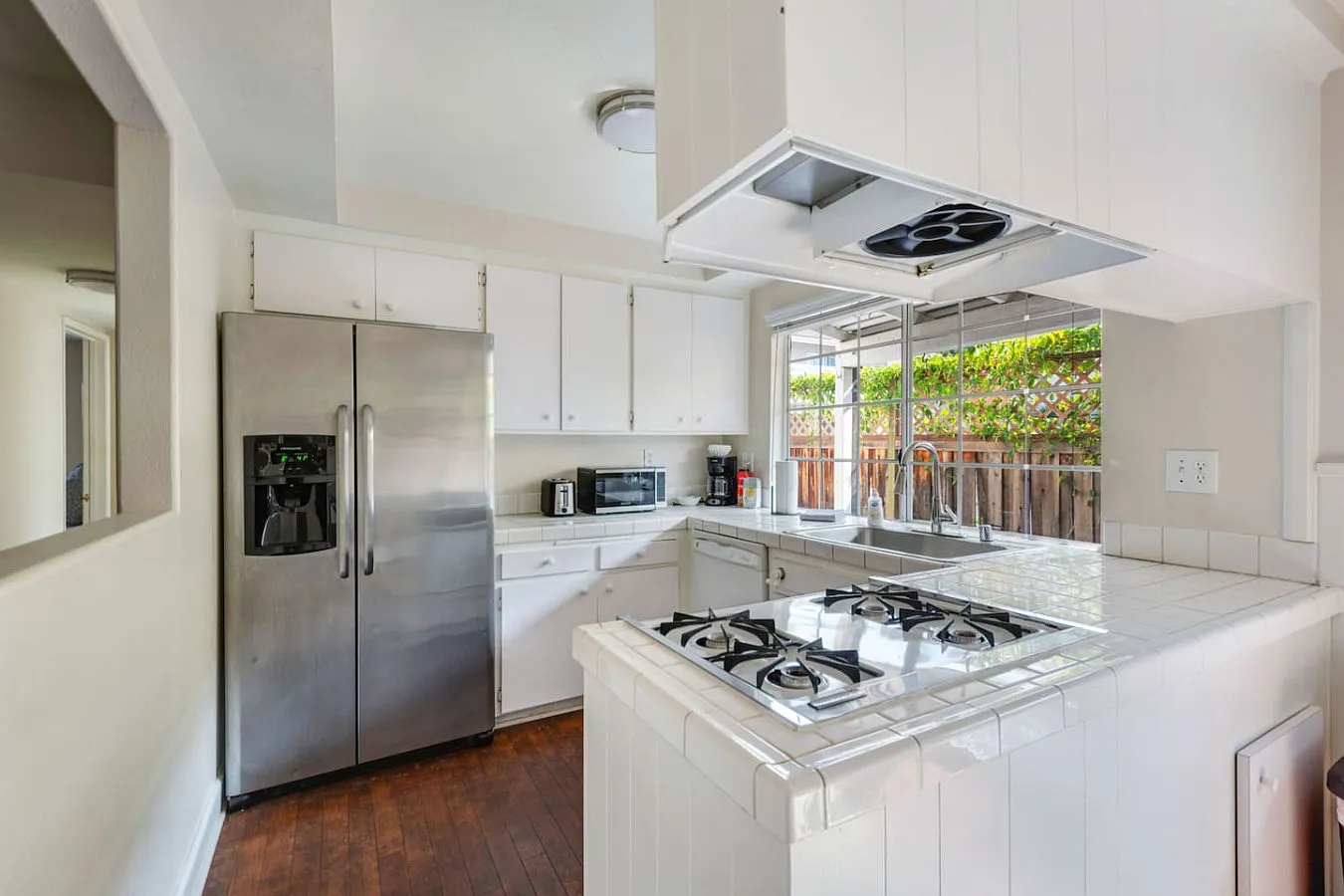 2 bed, 985 sqft, $4,500 — Photo 4