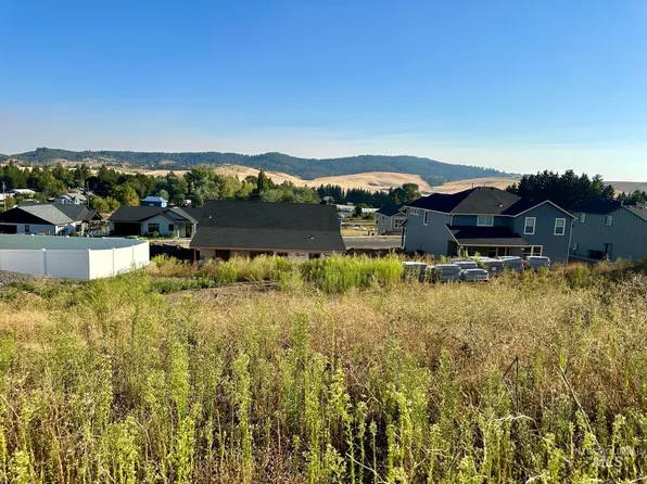 1330 Ridgeview Dr, Moscow, ID 83843