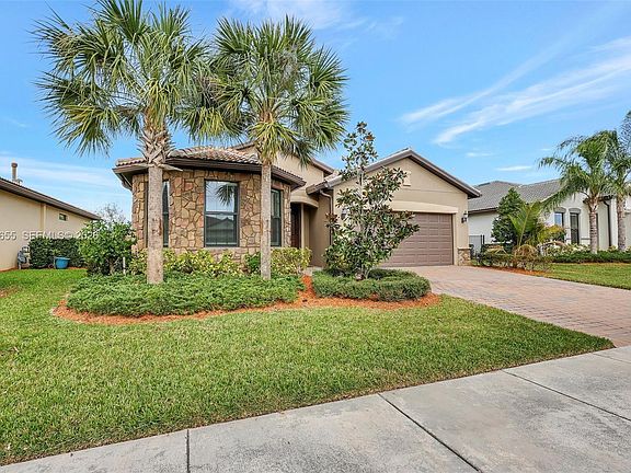 2nd image of 727 SE Boboli Way