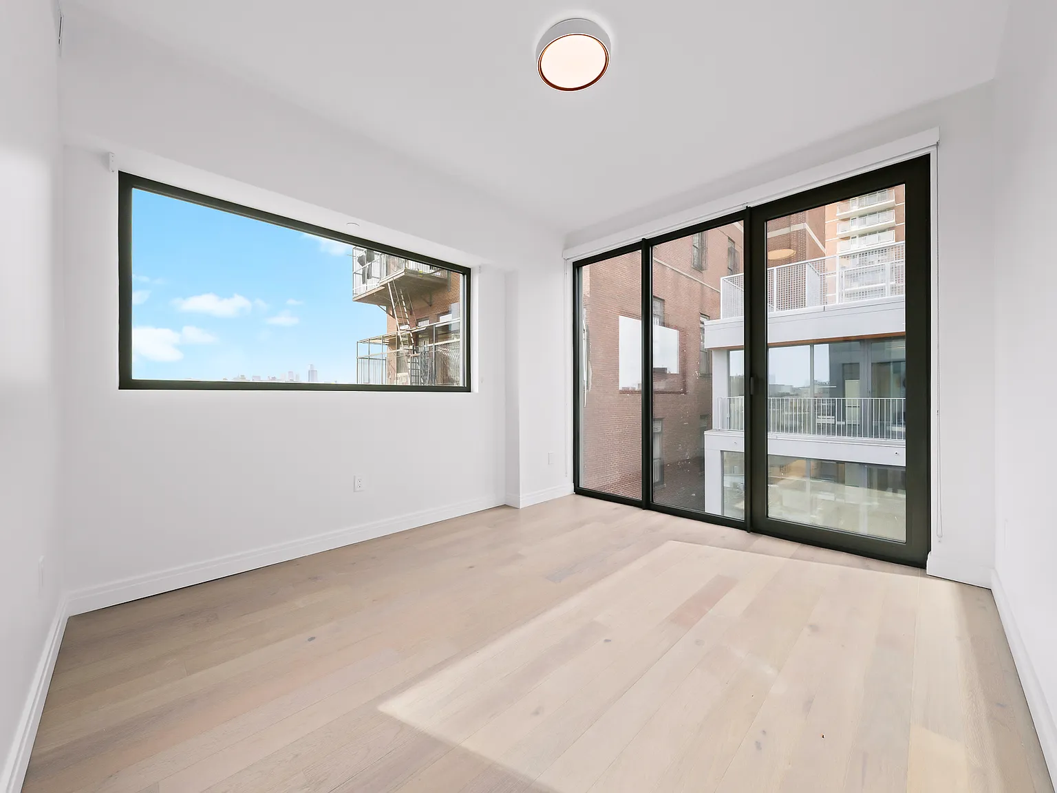 255 Lorimer Street — Photo 4