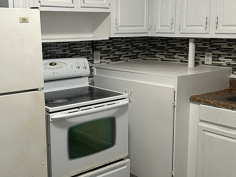 1011 Riviera Dr #B — Photo 8