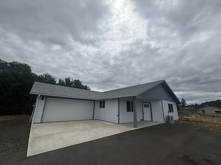1424 Gleason Ave — Photo 9