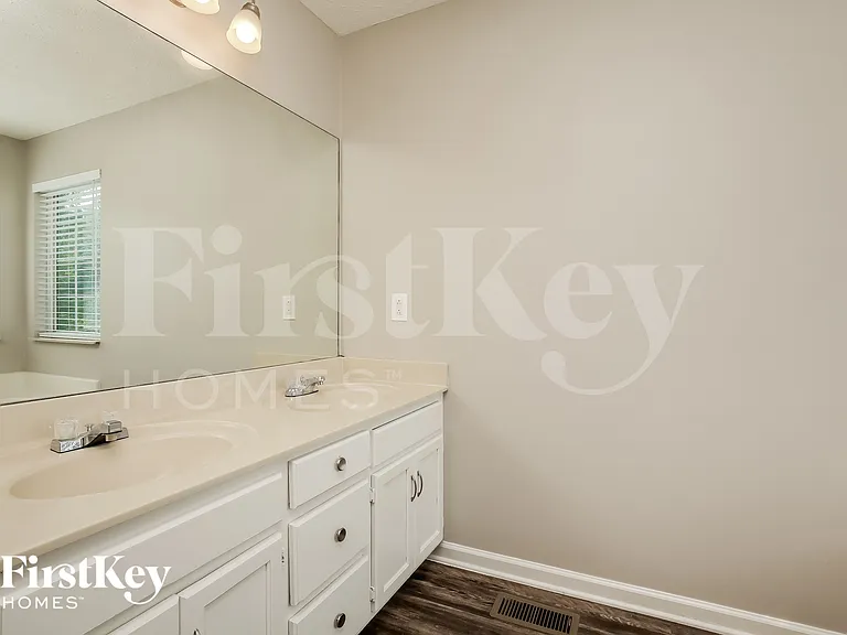 6005 Monroe Xing — Photo 13