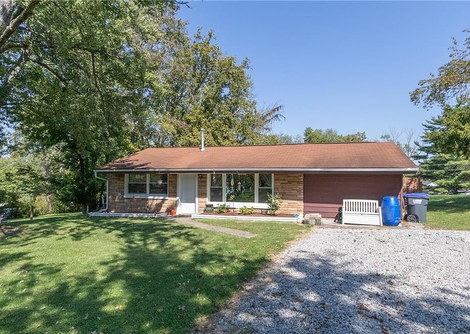 1st image of 208 W Dewey Dr