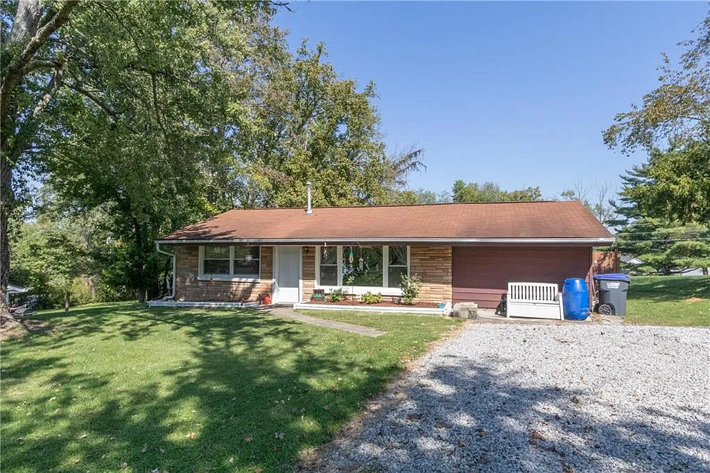 208 W Dewey Dr photo 1