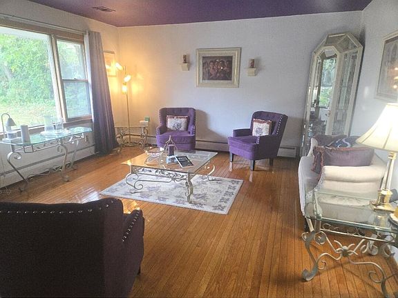 4th image of 1750 W 48th Pl