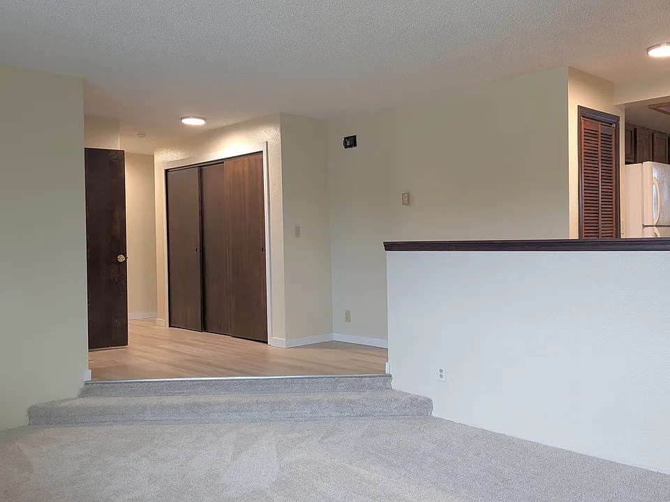 1323 23rd Ave #8