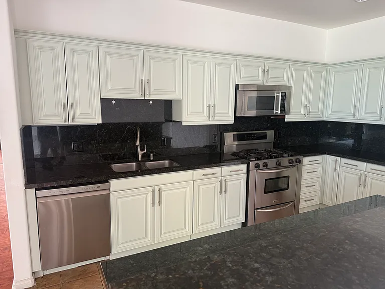 3750 Santa Rosalia Dr #513 — Photo 31