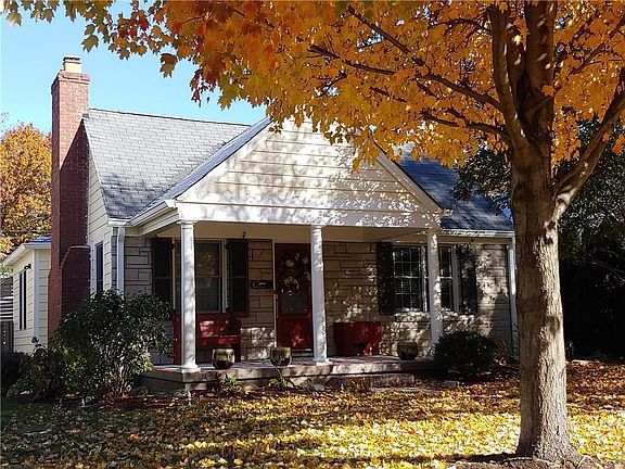 2nd image of 1222 Kessler Blvd E Dr