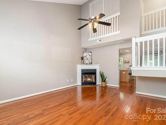 4th image of 7121 Bidford Ct