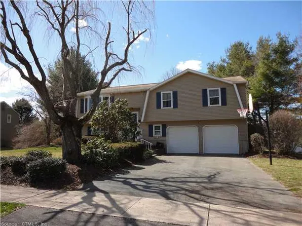 29 Deerfield Dr, Berlin, CT 06037