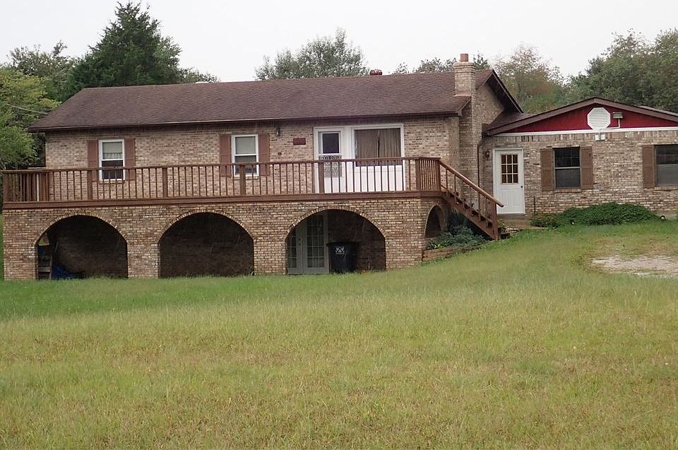 1st image of 160 Carter Dr