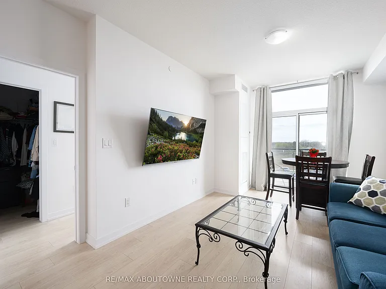 450 Dundas St E #334 — Photo 22