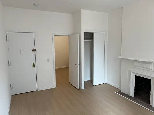 Rented by David Francis New York LLC | media 19