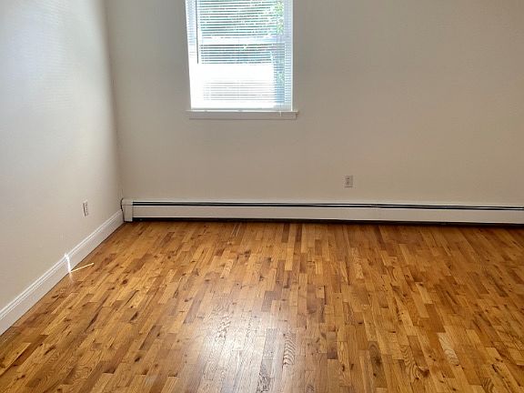 4th image of 105 Rockland Ave
