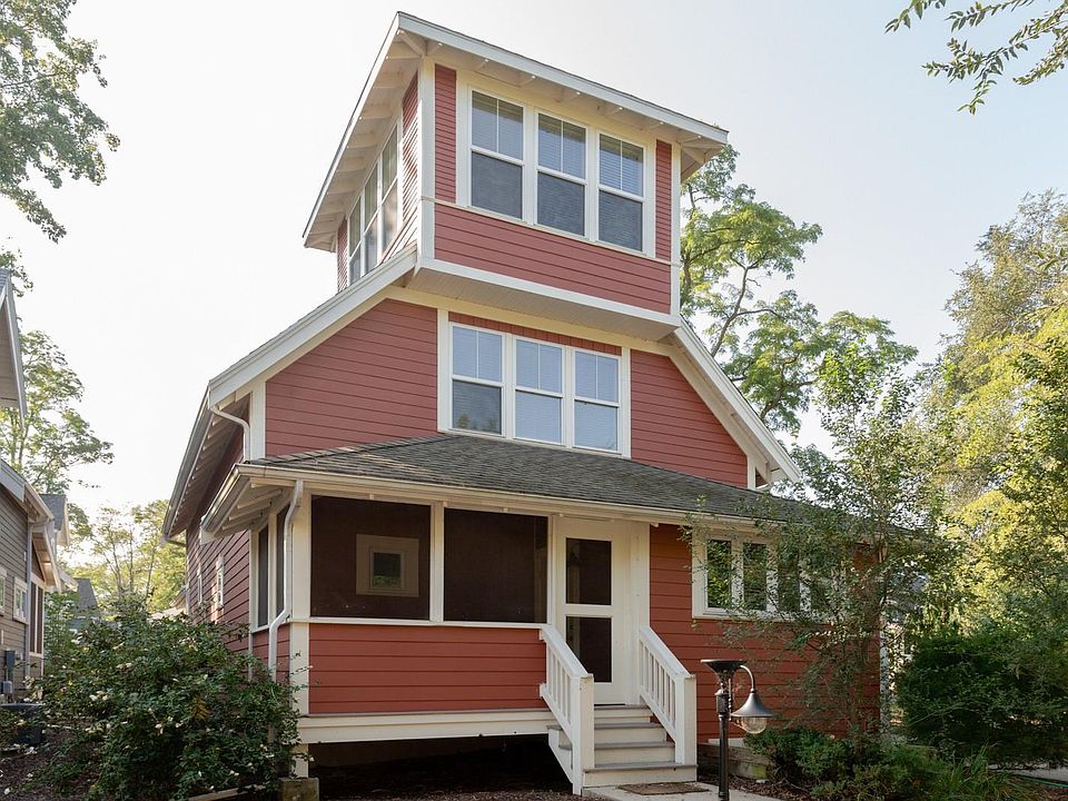 1st image of 301 E Mechanic St