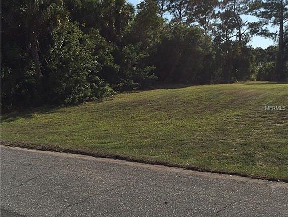 3rd image of 1367 Clearview Dr
