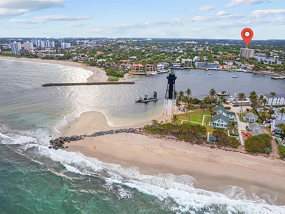 2nd image of 2611 N Riverside Drive #307