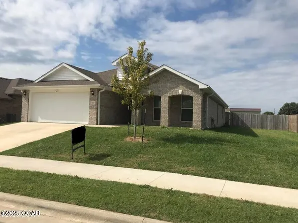 337 Swaden Ln, Webb City, MO 64870