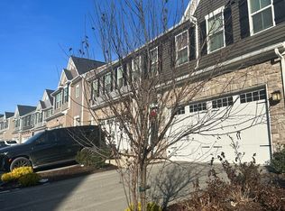 307 Plaza Dr, Pittsburgh, PA 15236