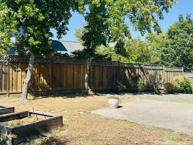 1537 Yarberry Dr — Photo 27