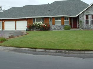 27 Ely Rd N, Petaluma, CA 94954