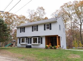 15 Cherokee Rd, Holland, MA 01521