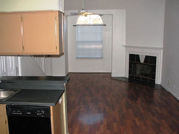 4th image of 2467 Nugget Ln #B
