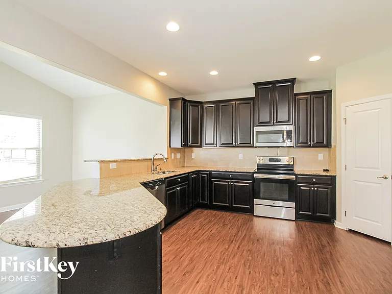 717 Rosegate Dr — Photo 6
