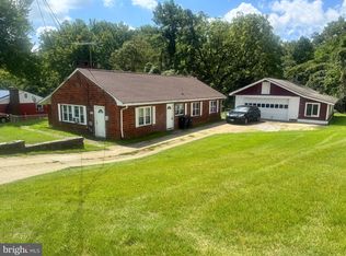 5115 S Barnaby Rd, Temple Hills, MD 20748