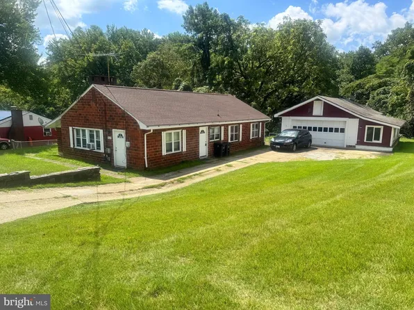 5115 S Barnaby Rd, Temple Hills, MD 20748