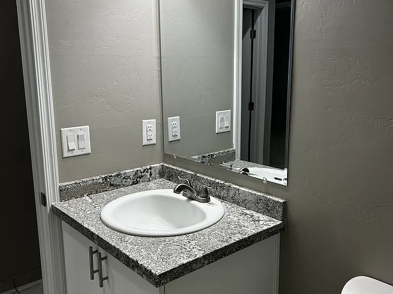 2531 S Park Ave #B — Photo 5