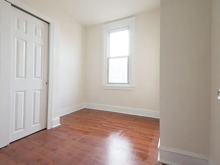 3 bed, 1080 sqft, $1,500 — Photo 4