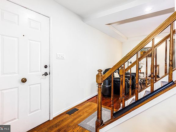 2nd image of 39 Sunnyvale Ct