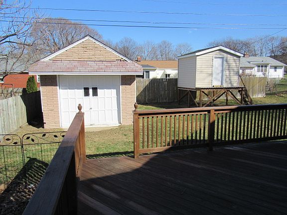 5th image of 625 Nevada Dr