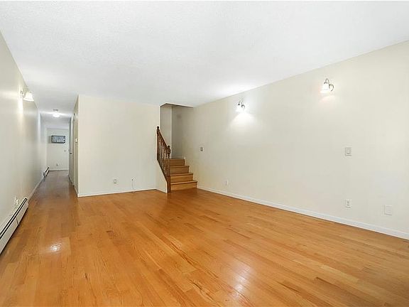 5th image of 2833 W 23rd St