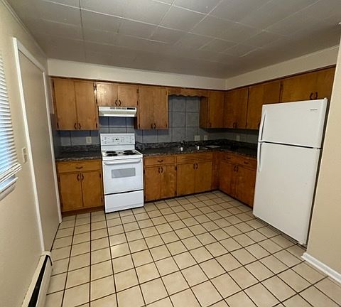 4th image of 415 Bellevue St #101