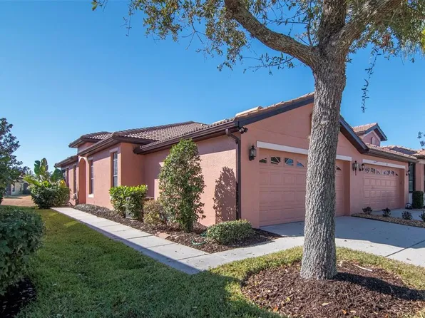 125 Shell Falls Dr, Apollo Beach, FL 33572