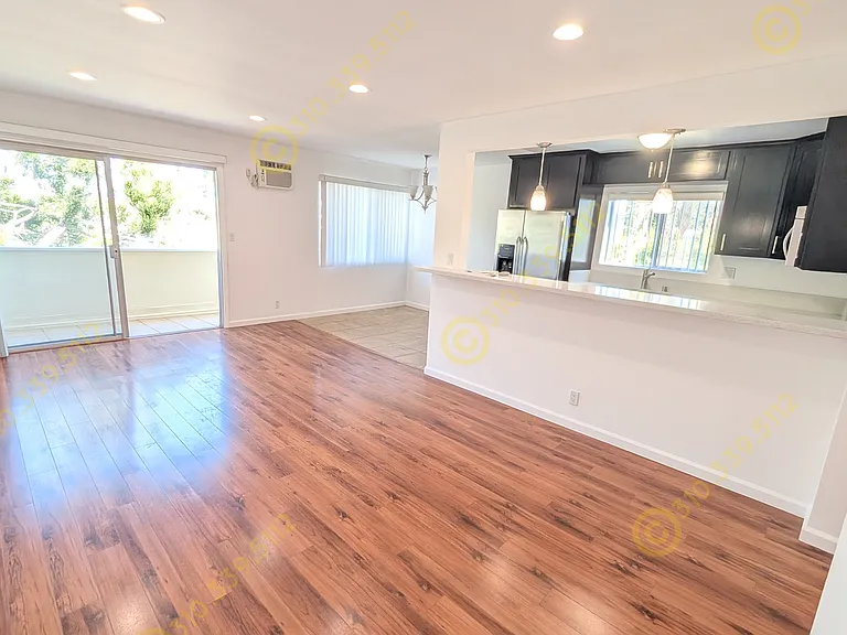 1027 N Stanley Ave #6 — Photo 6